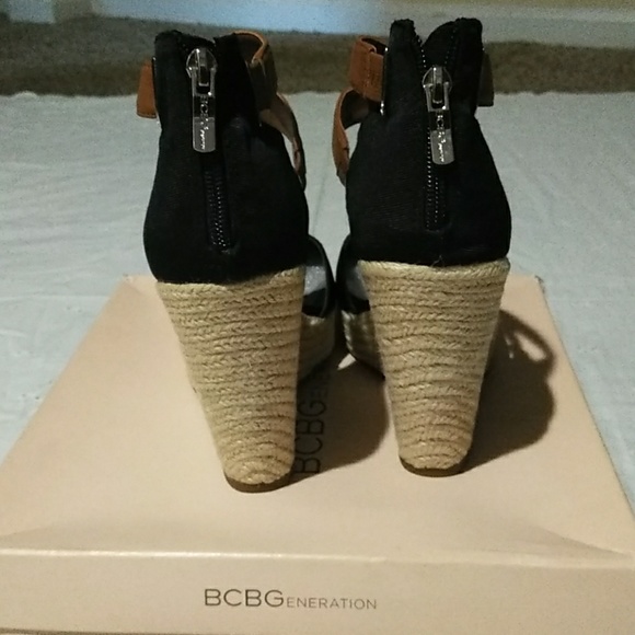 BCBGENERATION wedged heel shoes - Picture 2 of 8